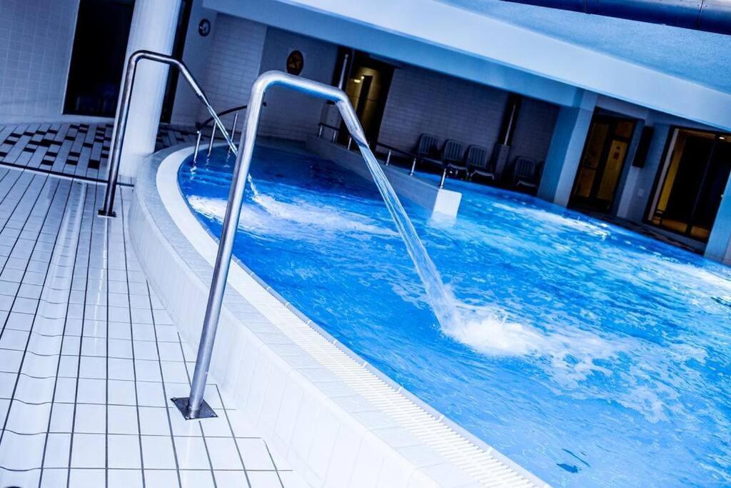 Premium Apartment For Old Town & Jewish Quarter - Balcony Plus Pool Onsite Krakow Dış mekan fotoğraf